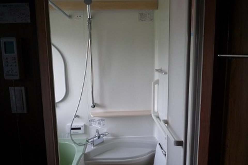 脱衣場からリフォーム後の画像