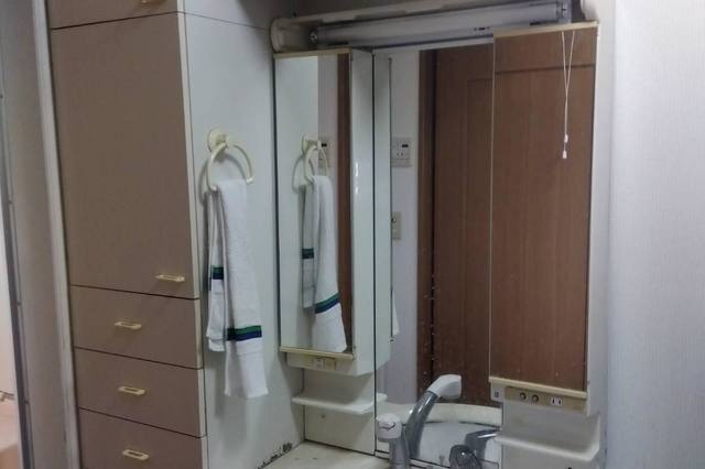 洗面化粧台の入れ替え２の画像